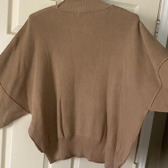 Ribbed Oversized Sweater - Picture 7 of 8